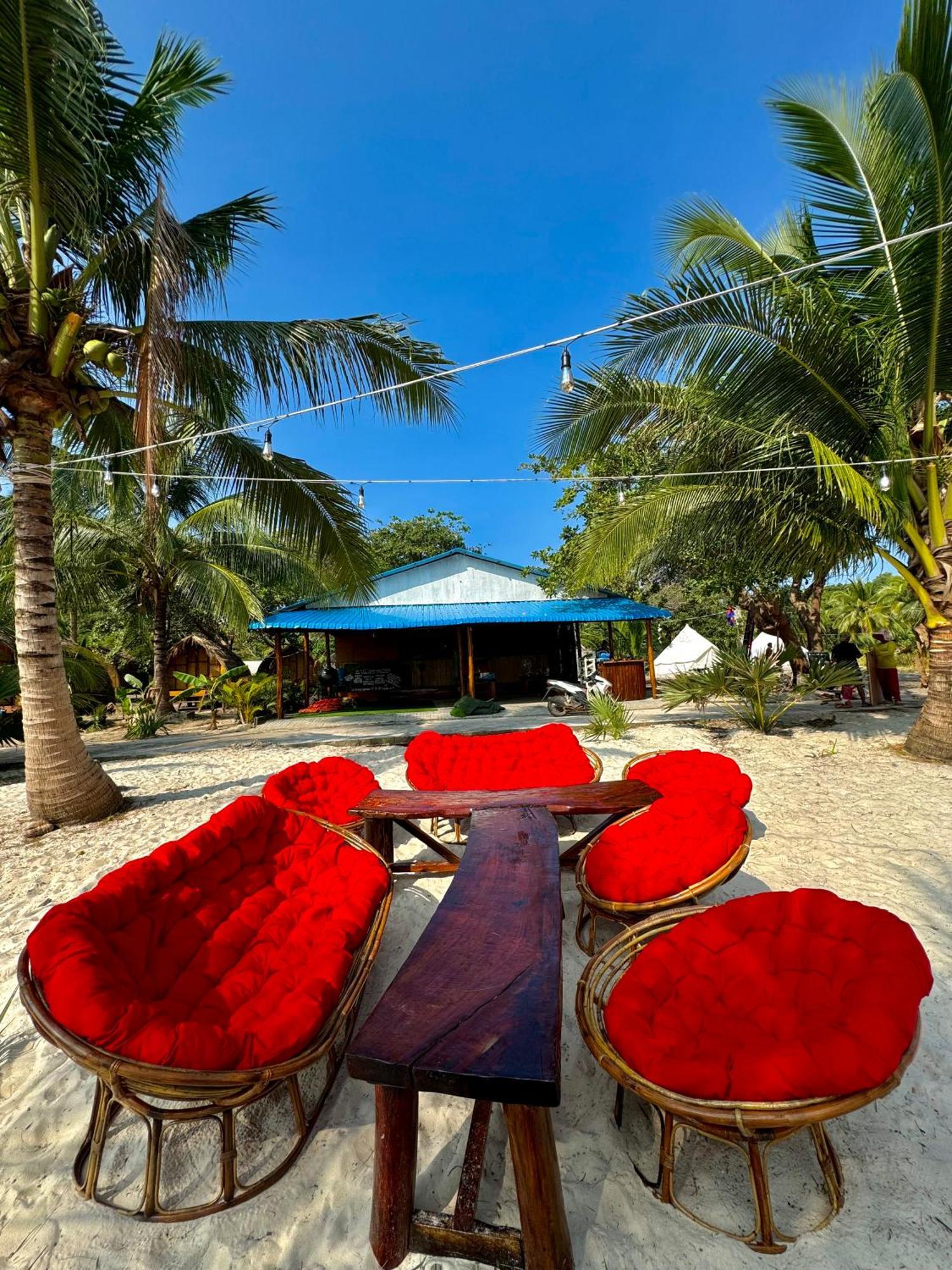 Хостел Rafikis Retreat Derm Tkov Village Экстерьер фото